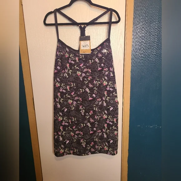 ☀️🌧 NWT The North Face dress with undershorts - Picture 1 of 3